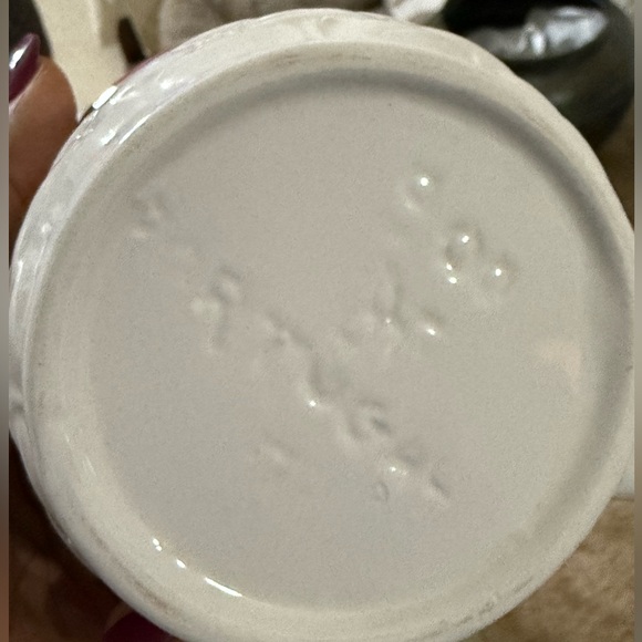 Home: Plate & Cup Basket Weave Porcelain Portugal Sets - Picture 9 of 17